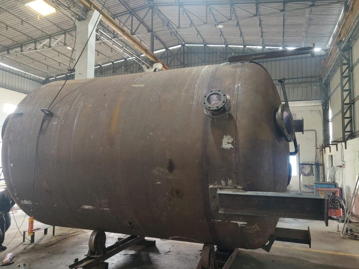 Fabricated stainless steel vessel at the SPCS works